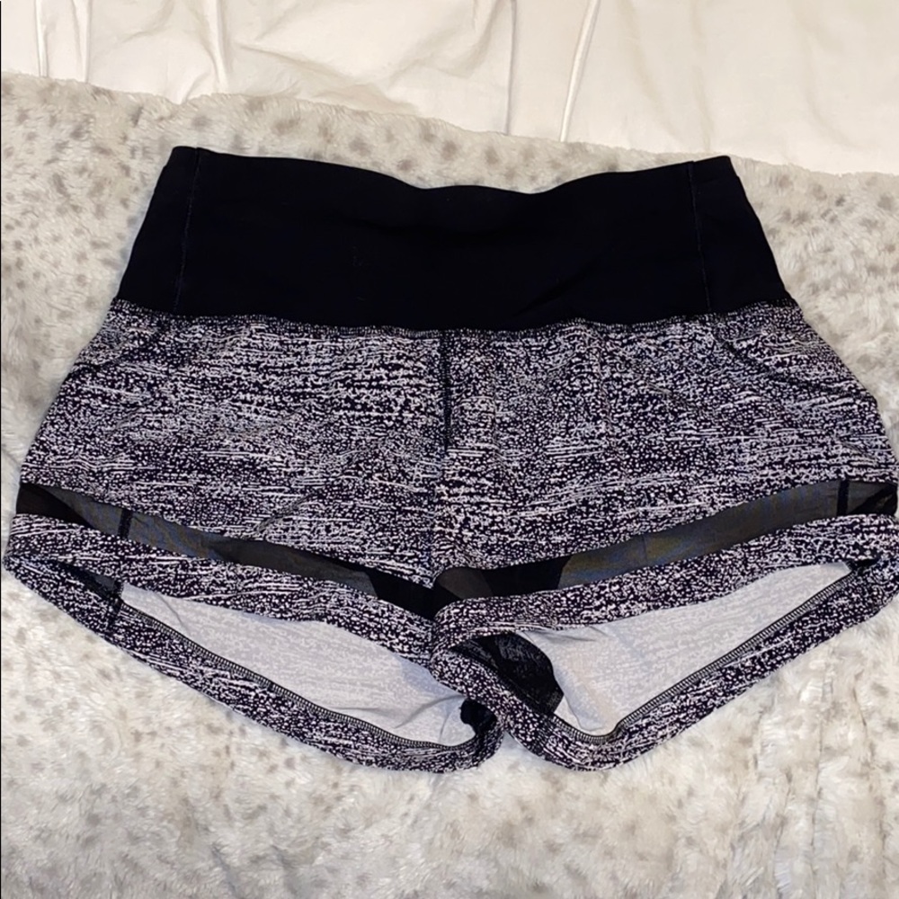 LULULEMON - Running Shorts